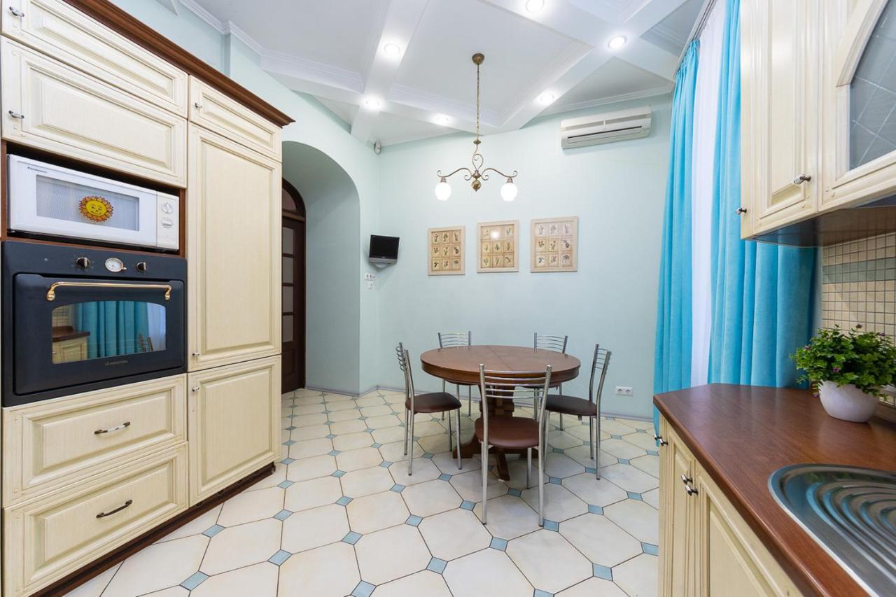 Apartament On Independence Square Kiev Buitenkant foto