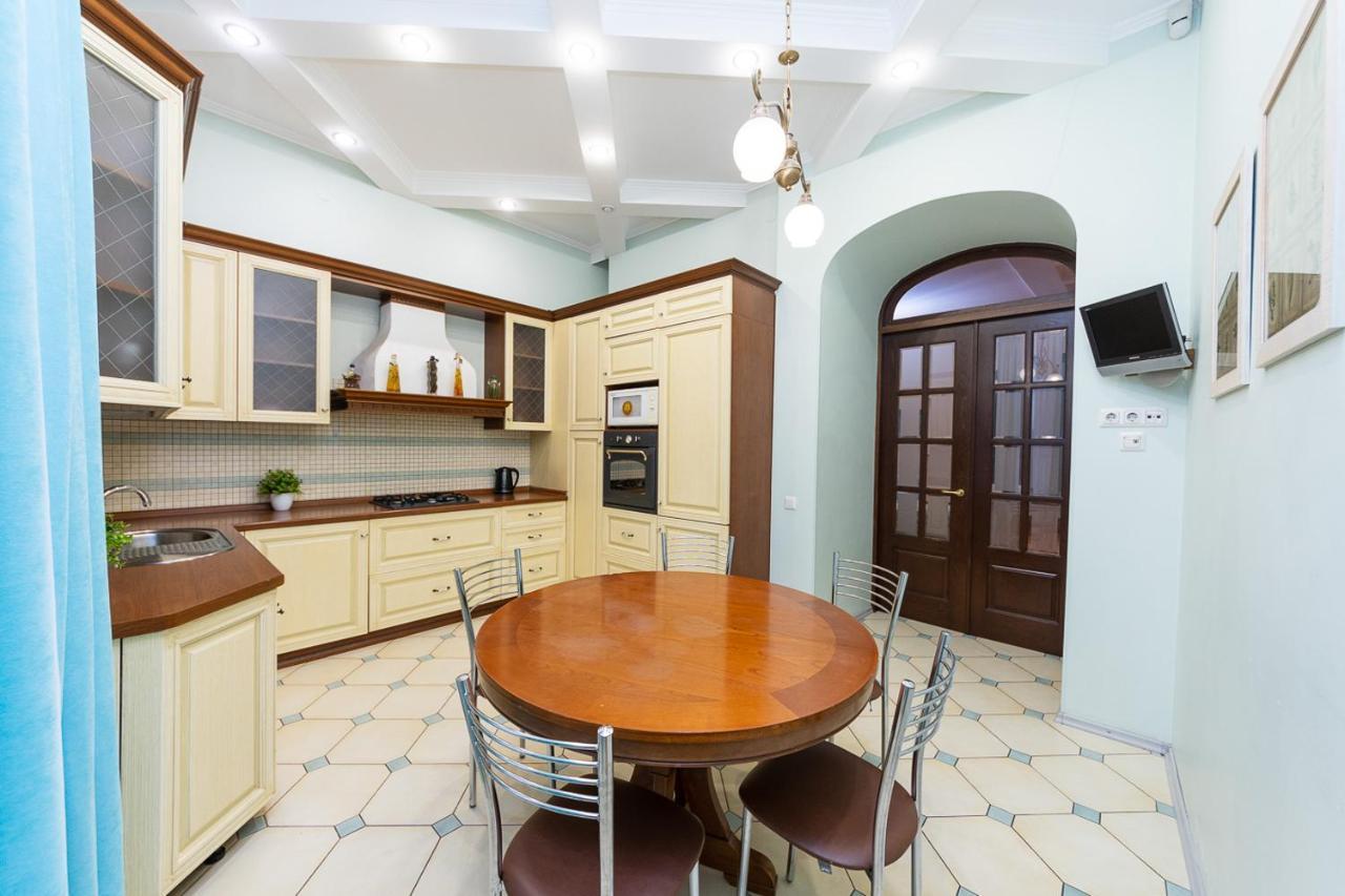 Apartament On Independence Square Kiev Buitenkant foto
