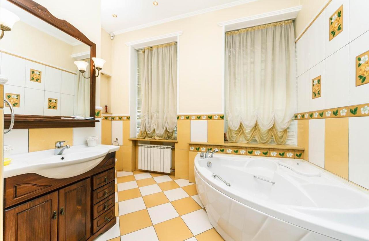 Apartament On Independence Square Kiev Buitenkant foto