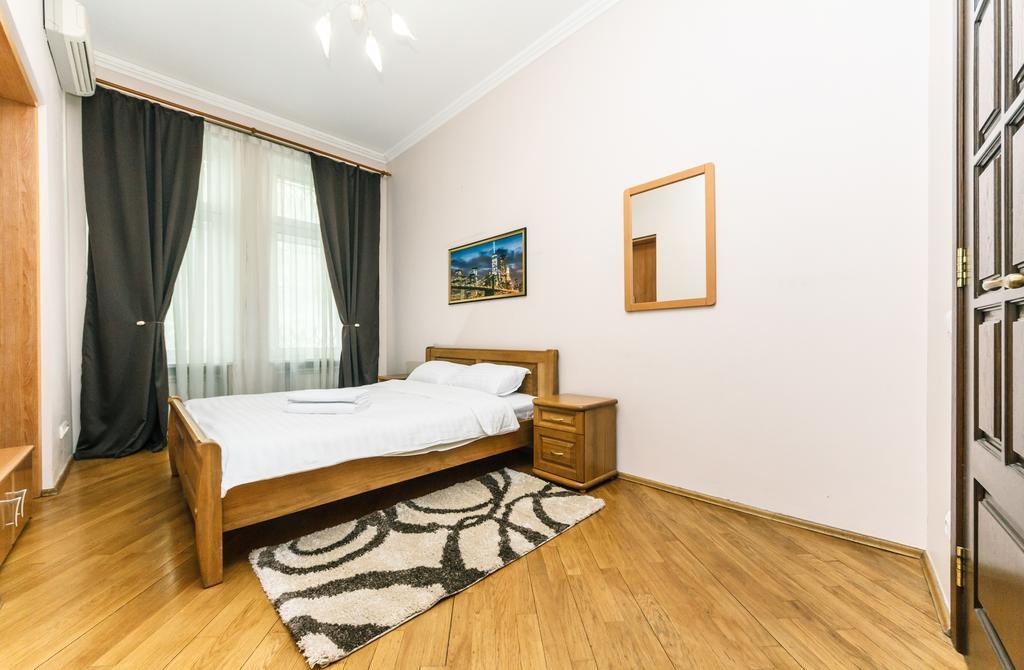 Apartament On Independence Square Kiev Buitenkant foto