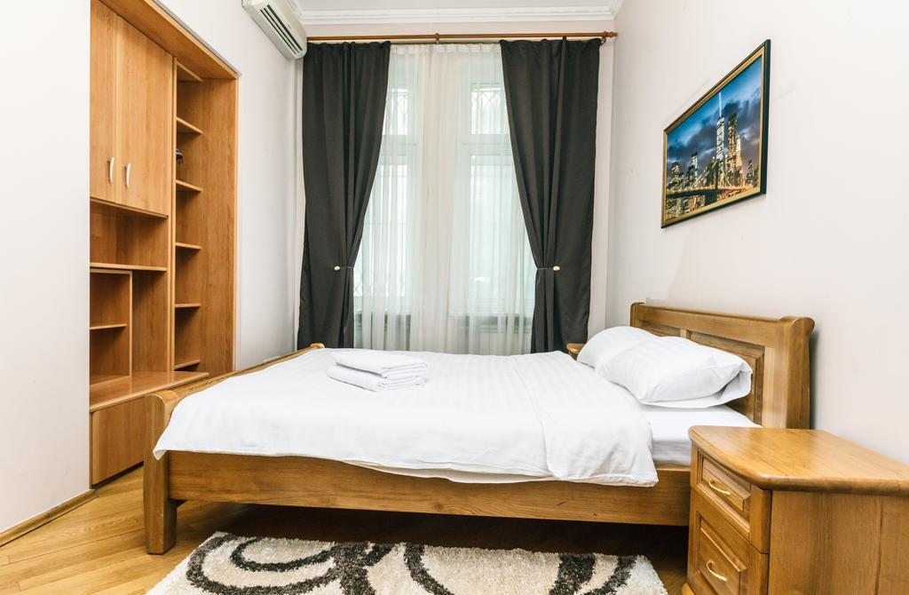 Apartament On Independence Square Kiev Buitenkant foto