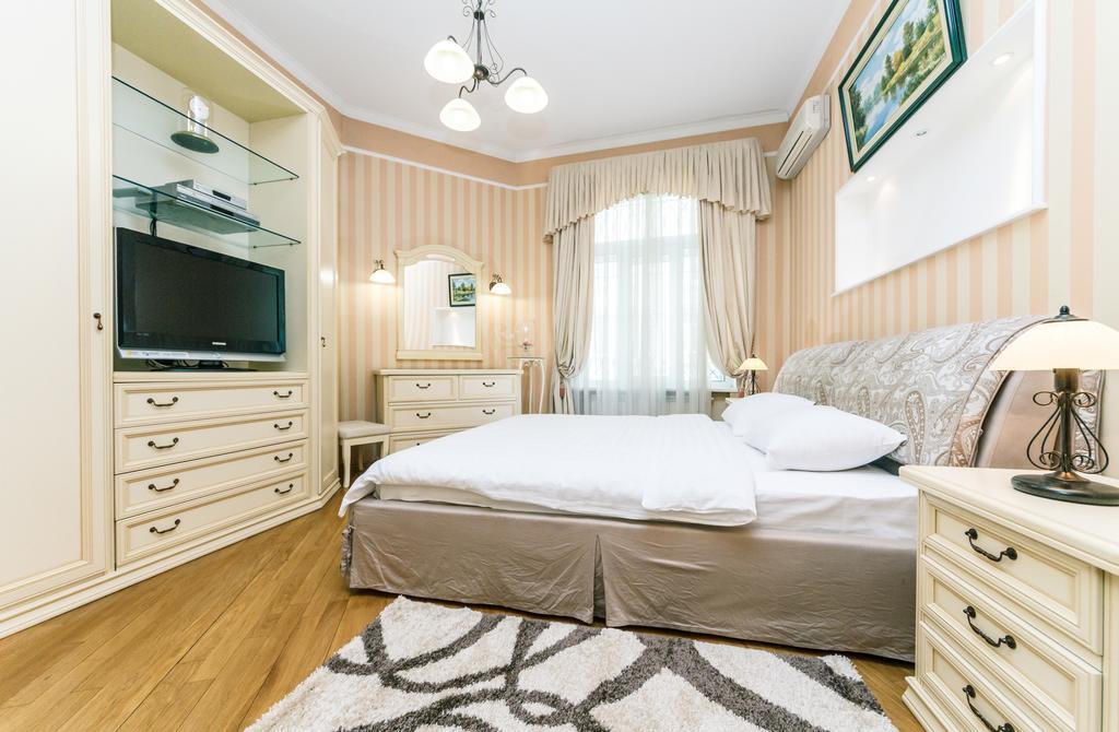 Apartament On Independence Square Kiev Buitenkant foto
